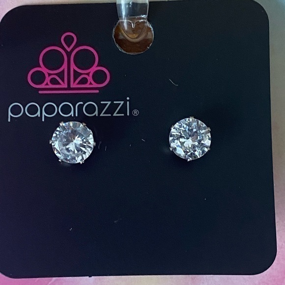 Paparazzi Earrings (silver) - Picture 1 of 2